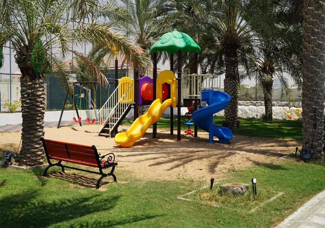 Royal Residence Hotel Apartments Umm al-Qaiwain Exterior foto