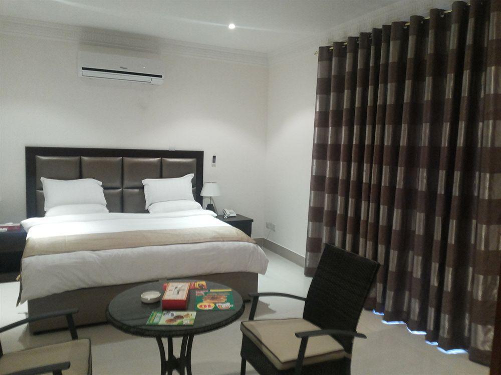 Royal Residence Hotel Apartments Umm al-Qaiwain Exterior foto