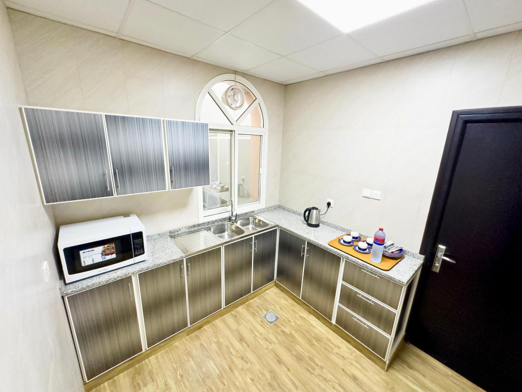 Royal Residence Hotel Apartments Umm al-Qaiwain Exterior foto