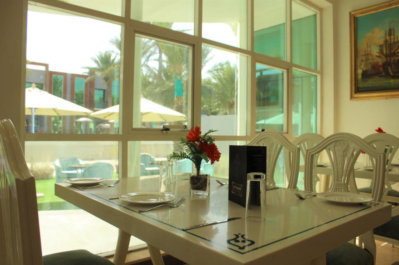 Royal Residence Hotel Apartments Umm al-Qaiwain Exterior foto